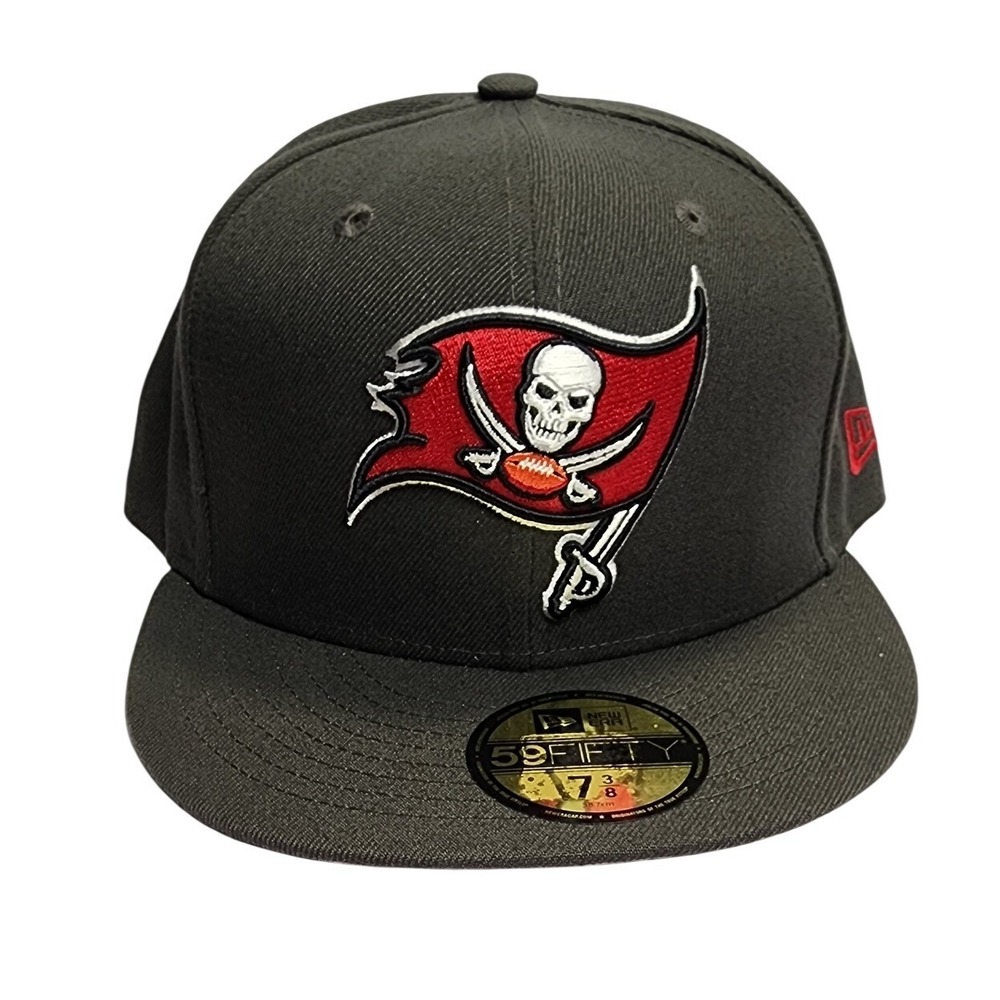 New Era 59FIFTY Tampa Bay Buccaneers Fitted Hat 7 3/8 Black NFL Football‎ Cap